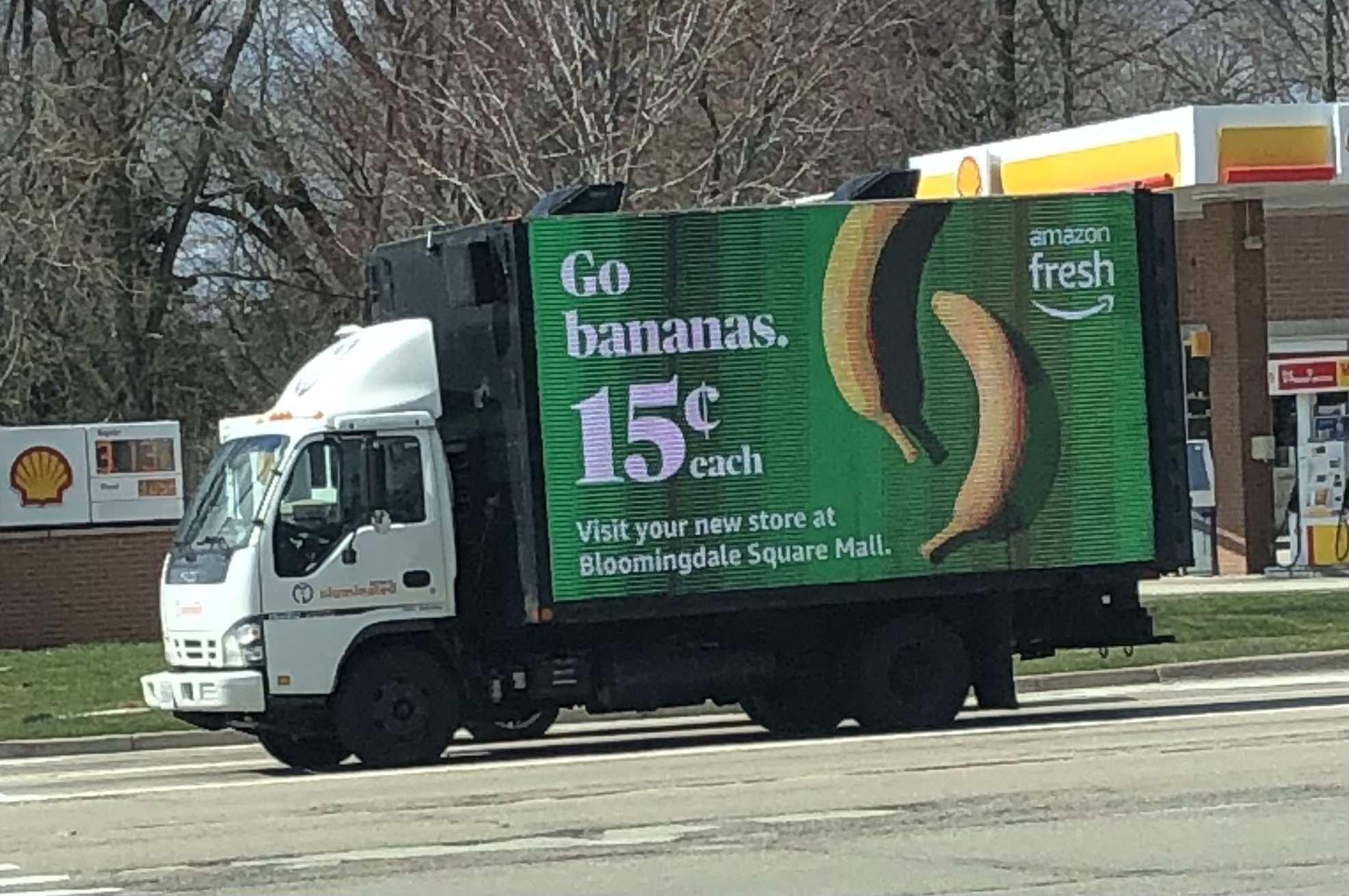 Amazon Fresh bananas.jpg