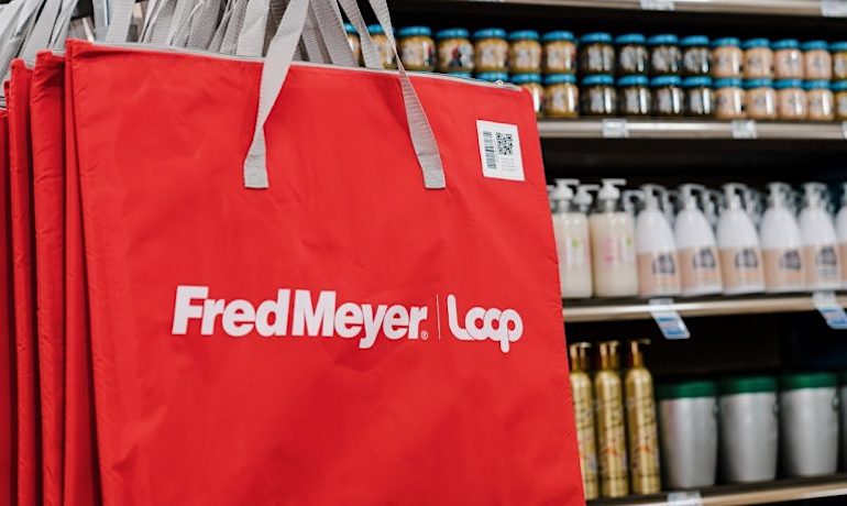 https://www.supermarketnews.com/sites/supermarketnews.com/files/Fred%20Meyer-Loop%20reusable%20packaging-shopping%20bag.jpg