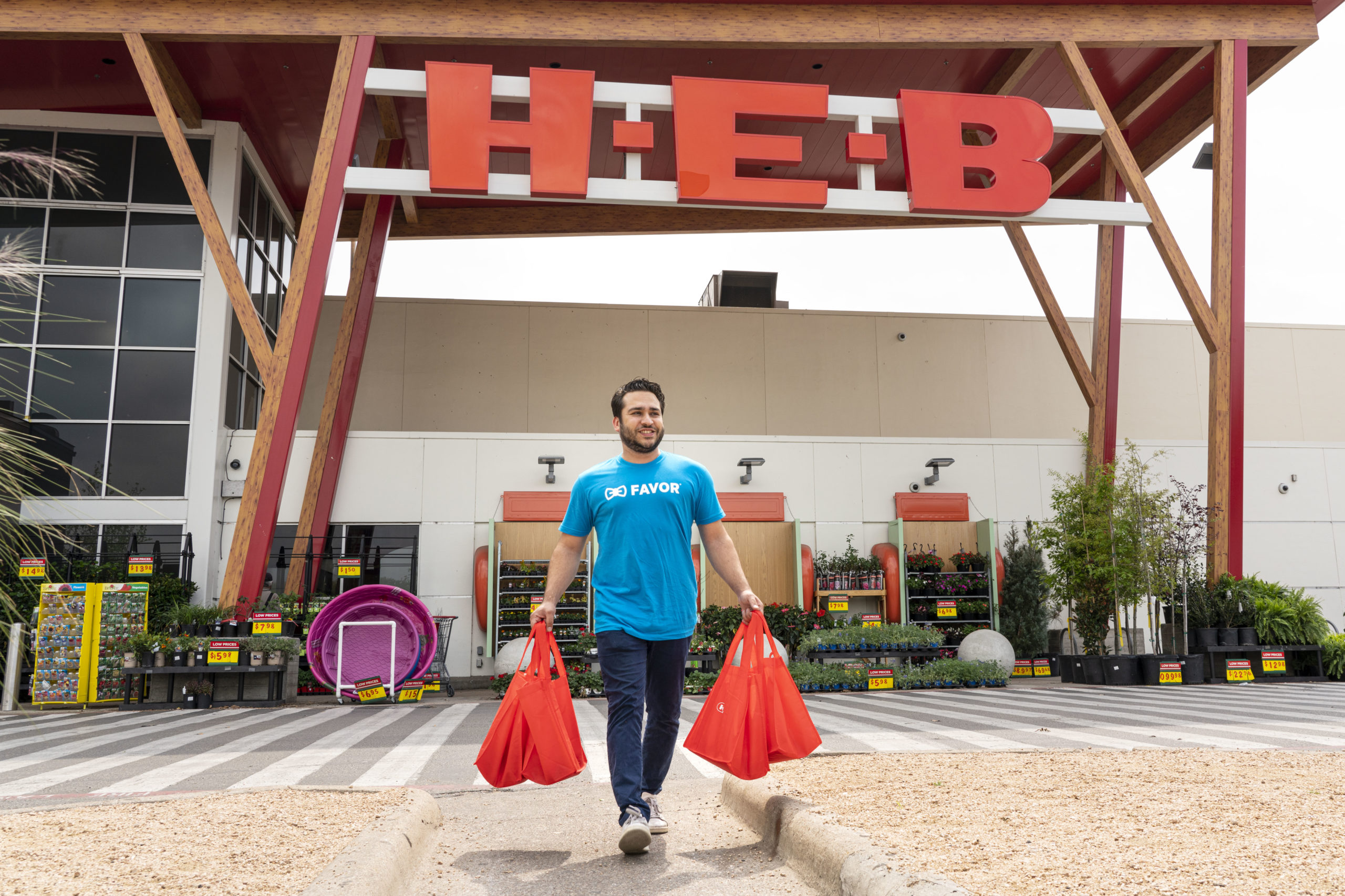 H E B Hy Vee Feed Customers With Expanded Online Services