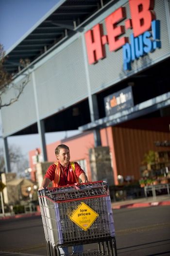 HEB_store_associate-carts.jpg