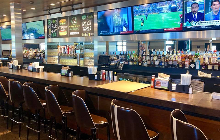 Hy-Vee_Wahlburgers_Olathe_KS_bar.png