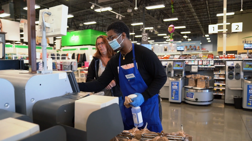 Kroger_store-PPE_employee-coronavirus.png