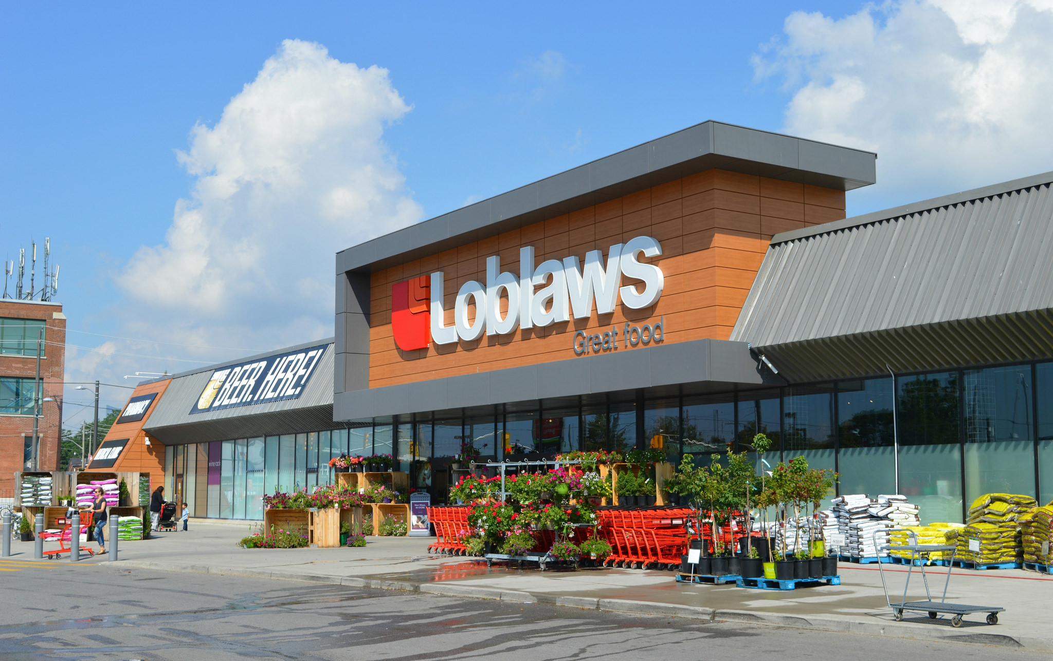 Loblaw tests micro-fulfillment for online grocery