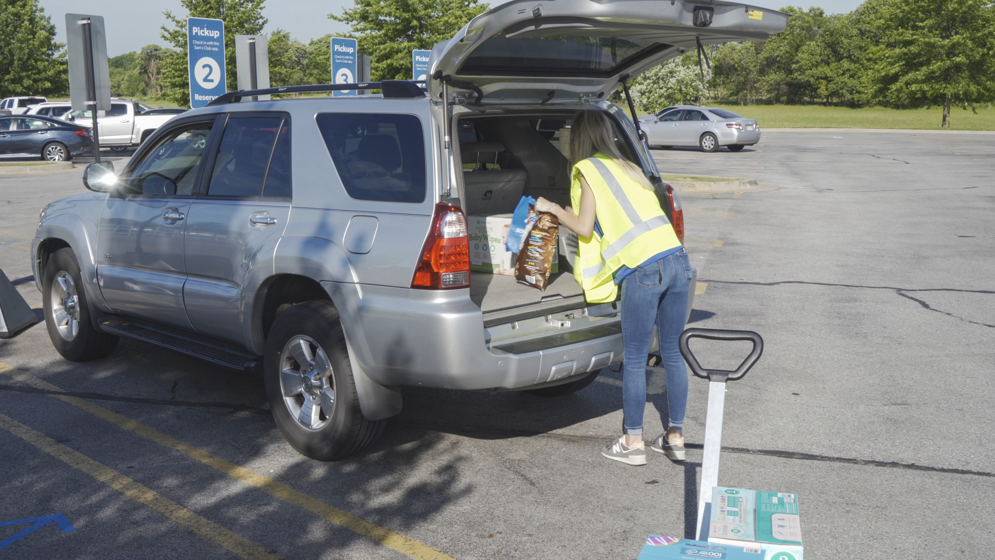 Sam's Club goes chainwide with curbside pickup | Supermarket News