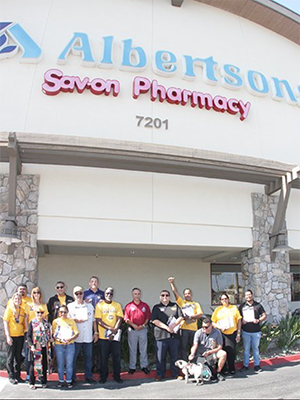UFCW_324_rally_at_Albertsons_6-27-19.png