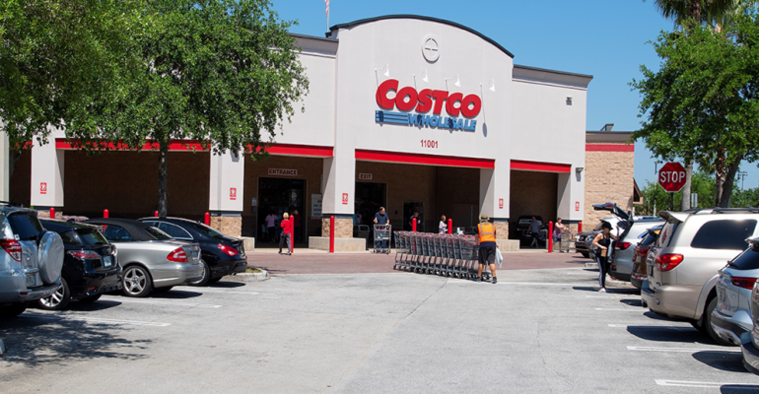 Costco Wholesale turns in first-quarter gains