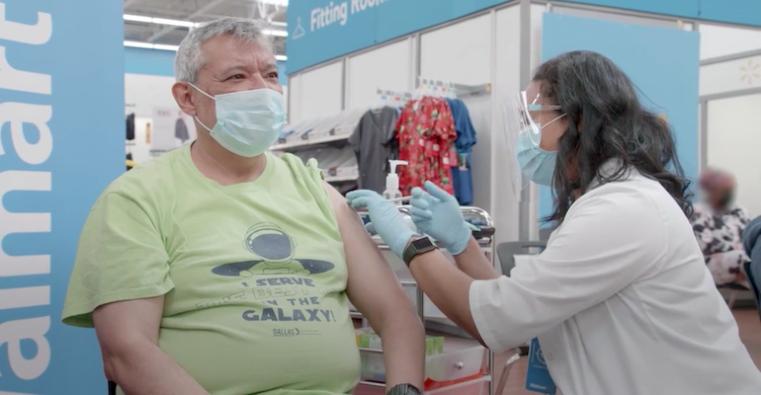 Walmart_COVID_vaccine_in_store.png