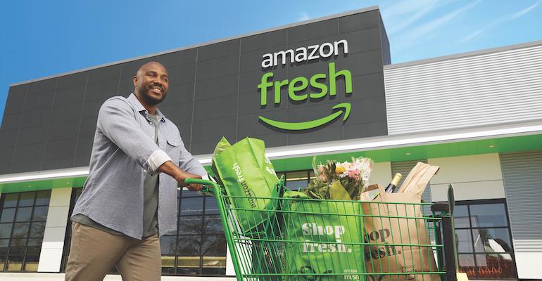 Amazon_Fresh_store-Factoria_WA-shopper_with_cart.jpg
