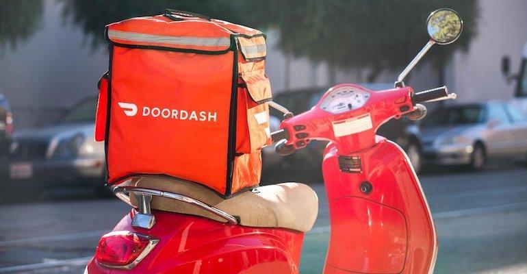 DoorDash_delivery_bag-moped_10.jpg