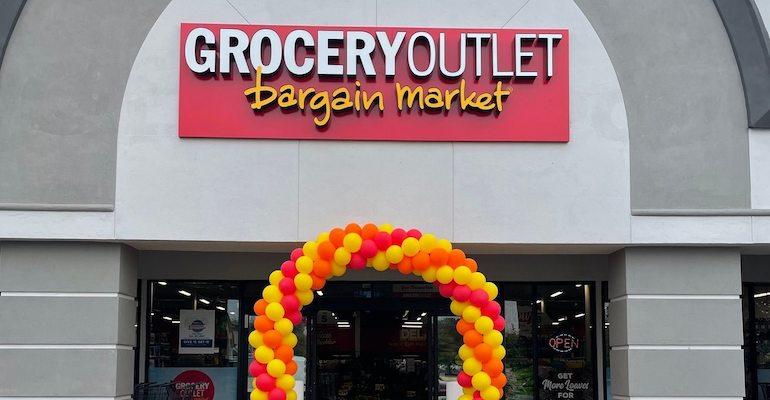 Grocery Outlet-store opening-exterior closeup.jpg