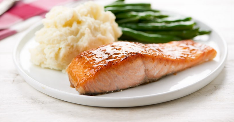 Hannaford_Home_Chef_meal_kit_brown_sugar_salmon copy.png
