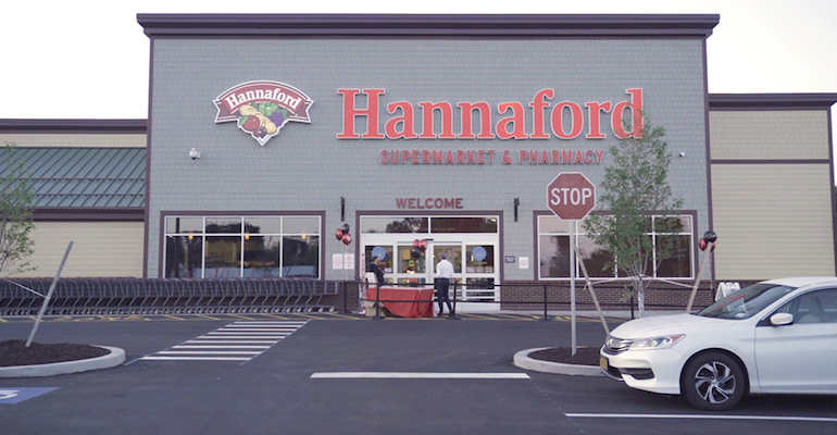 Hannaford_store_front.png