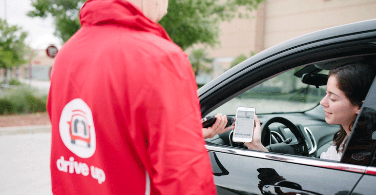 Target_Drive_Up_service_customer_in_car-promo.png