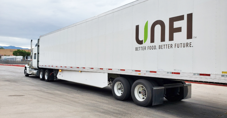 UNFI_trailer_truck_0_1_1_1_3.png