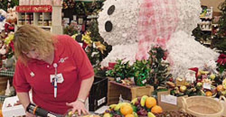 Food City&#039;s Snowman Helps Sell Fruit Baskets