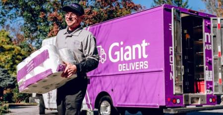 Giant Food delivery truck-associate.jpg