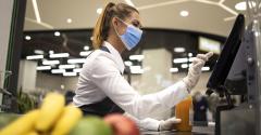 Viewpoint-grocery worker-GettyImages-1270761514.jpg