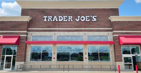 Trader_Joes_storefront-Franklin_TN_2 1_2_1_0_1.png