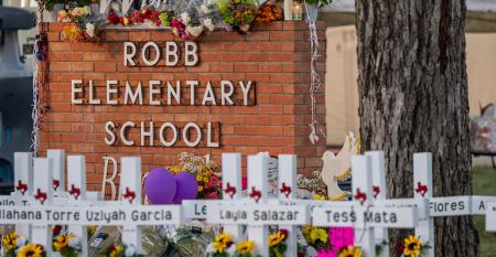 Uvalde TX school shooting-May2022-by Brandon Bell_Getty Images.jpg
