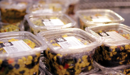 Duane Reade’s commitment to fresh can be seen in 56 locations that offer fresh foods, including two up market stores with offerings like frozen yogurt and a salad bar.